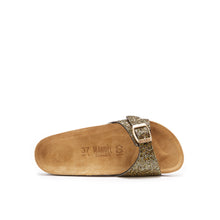 Carica l&#39;immagine nel visualizzatore di Gallery, Gold single-strap sandals AGATA made with eco-leather
