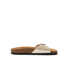 Carica l&#39;immagine nel visualizzatore di Gallery, Platinum single-strap sandals AGATA made with eco-leather
