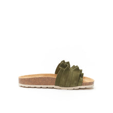 Carica l&#39;immagine nel visualizzatore di Gallery, Green sandals SOFIA made with leather
