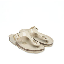 Carica l&#39;immagine nel visualizzatore di Gallery, Beige thong BLANCA BIG BUCKLE made with eco-leather
