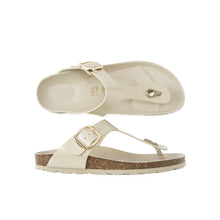 Carica l&#39;immagine nel visualizzatore di Gallery, Beige thong BLANCA BIG BUCKLE made with eco-leather
