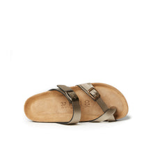 Load image into Gallery viewer, Bronze thong sandals DARIA made with eco-leather
