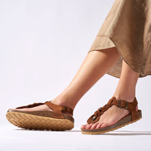 Charger l&#39;image dans la galerie, Chestnuts sandals AIDA made with suede leather
