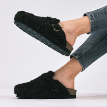 Carica l&#39;immagine nel visualizzatore di Gallery, Black sabot clogs NOE made with textile
