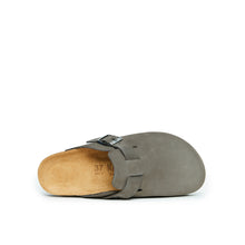 Carica l&#39;immagine nel visualizzatore di Gallery, Grey sabot clogs NOE made with nubuck leather
