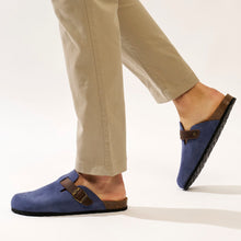 Carica l&#39;immagine nel visualizzatore di Gallery, Jeans sabot clogs NOE made with suede leather
