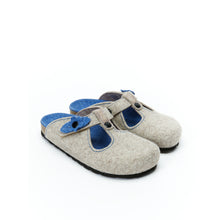 Load image into Gallery viewer, Beige sabot clogs FLOR made with felt
