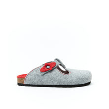 Carica l&#39;immagine nel visualizzatore di Gallery, Grey sabot clogs FLOR made with felt
