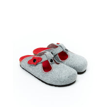 Carica l&#39;immagine nel visualizzatore di Gallery, Grey sabot clogs FLOR made with felt
