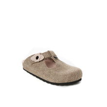 Load image into Gallery viewer, Beige sabot clogs FLOR made with felt
