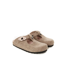 Carica l&#39;immagine nel visualizzatore di Gallery, Beige sabot clogs FLOR made with felt
