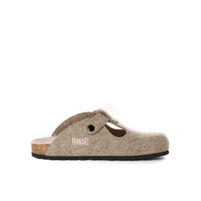 Load image into Gallery viewer, Beige sabot clogs FLOR made with felt
