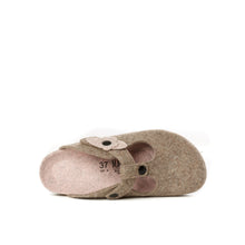 Load image into Gallery viewer, Beige sabot clogs FLOR made with felt
