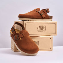 Carica l&#39;immagine nel visualizzatore di Gallery, Chestnuts sabot clogs OSCAR made with nubuck leather
