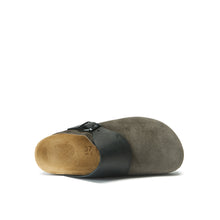 Charger l&#39;image dans la galerie, Grey sabot clogs DIA made with leather suede and oiled
