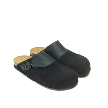 Charger l&#39;image dans la galerie, Navy sabot clogs DIA made with leather suede and oiled
