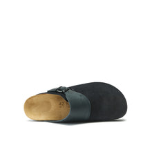 Charger l&#39;image dans la galerie, Navy sabot clogs DIA made with leather suede and oiled
