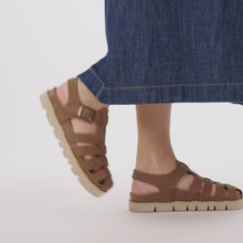 Carica e avvia il video nel visualizzatore di galleria, Brown sandals HELENA made with nubuck leather
