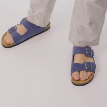 Carica e avvia il video nel visualizzatore di galleria, Jeans two-straps ALBERTO made with suede leather
